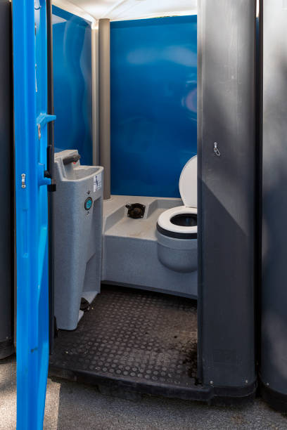 Portable bathroom rental in Country Squire Lakes, IN